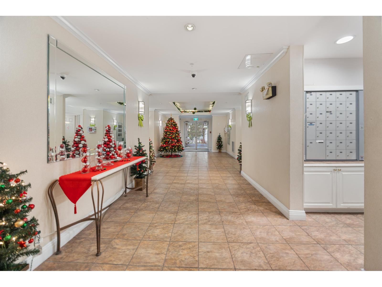 218 15268 105 AVENUE, Surrey