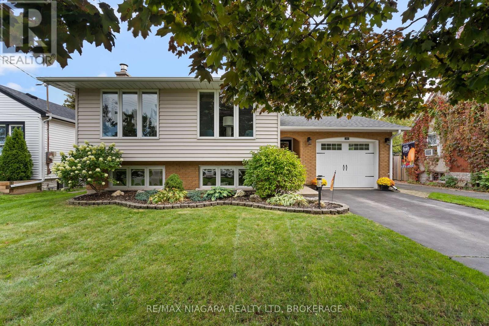 39 ROSEMOUNT AVENUE - 1