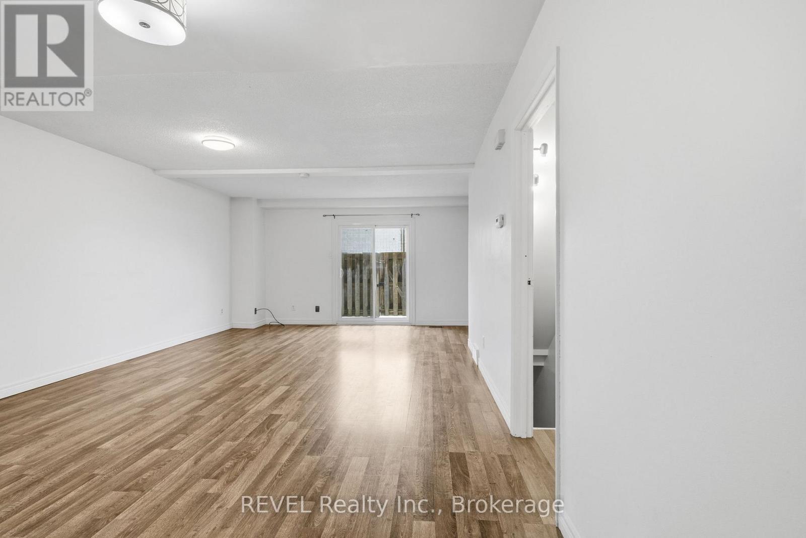 21 - 8136 COVENTRY ROAD - Photo 3 of 35, Niagara Falls (West Wood), Ontario