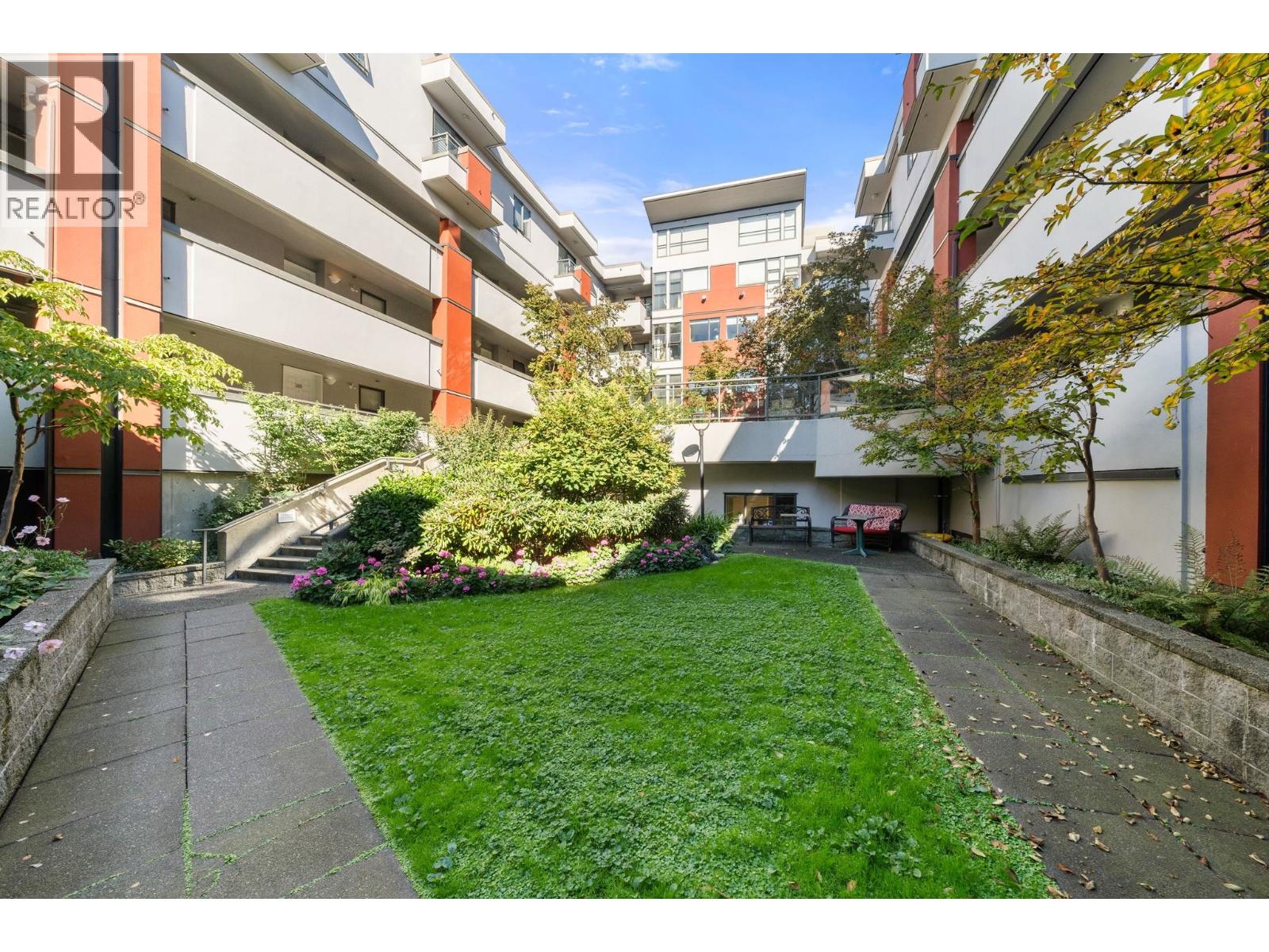 405 305 LONSDALE AVENUE, North Vancouver