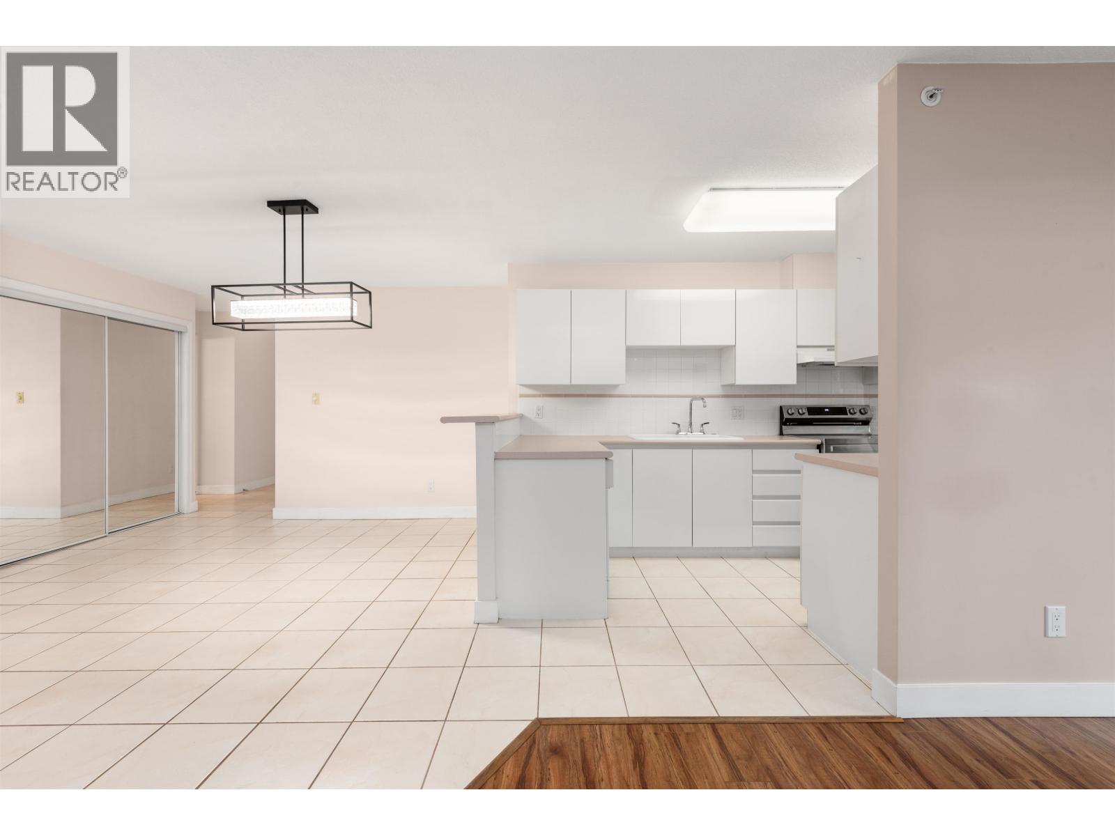 306 6622 SOUTHOAKS CRESCENT, Burnaby