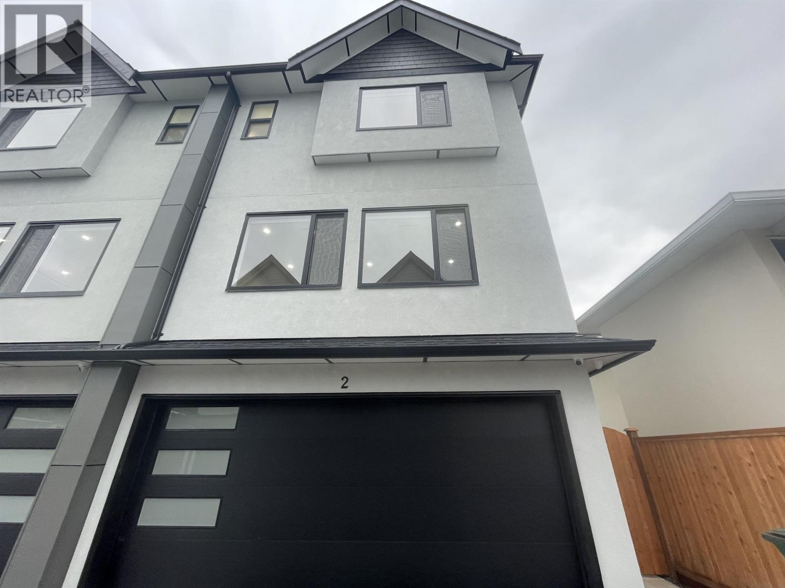 2 6639 ACACIA AVENUE, Burnaby