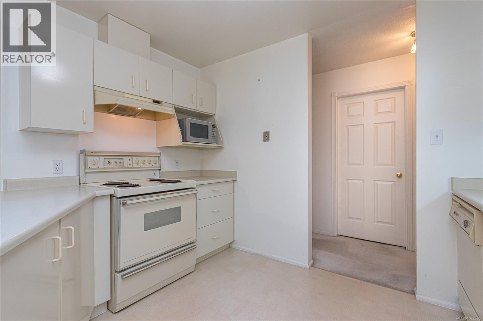 41 5110 Cordova Bay Rd, Saanich