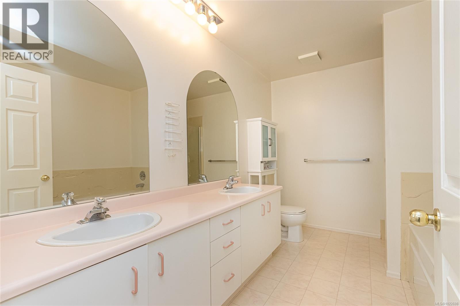 41 5110 Cordova Bay Rd, Saanich