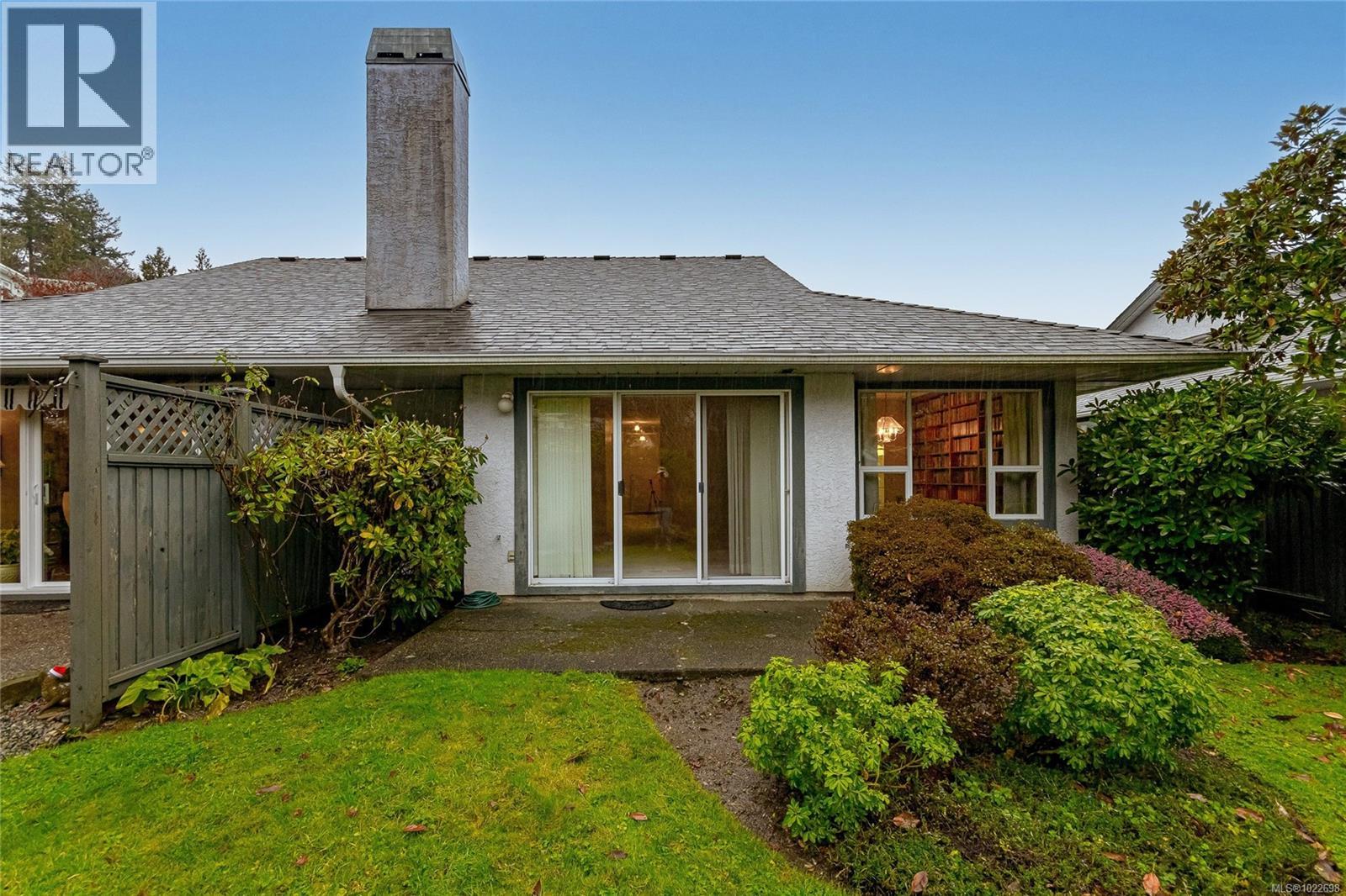 41 5110 Cordova Bay Rd, Saanich