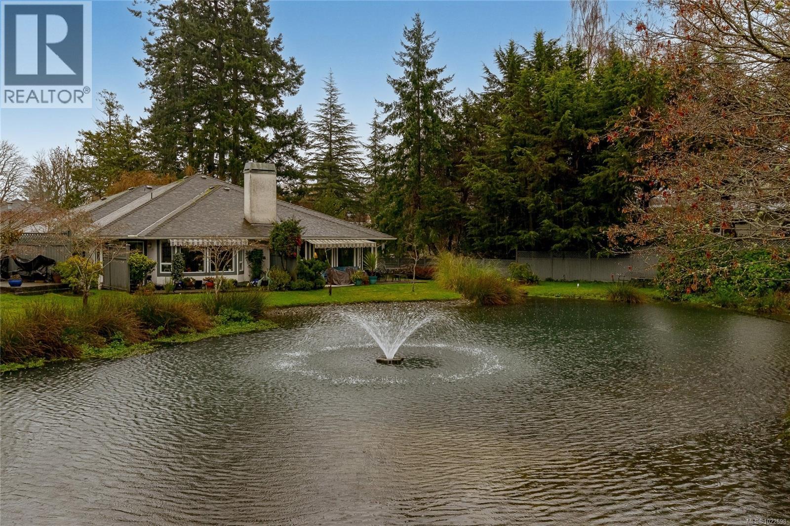 41 5110 Cordova Bay Rd, Saanich