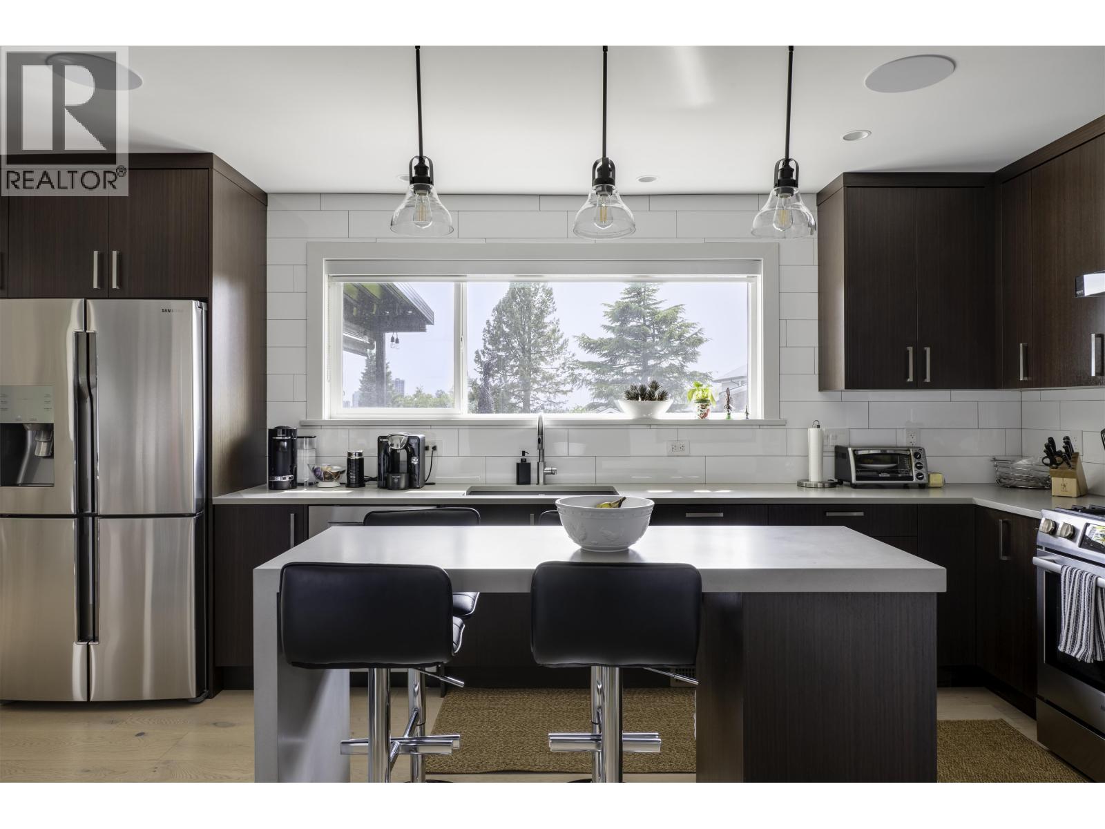 818 MASSEY STREET, New Westminster