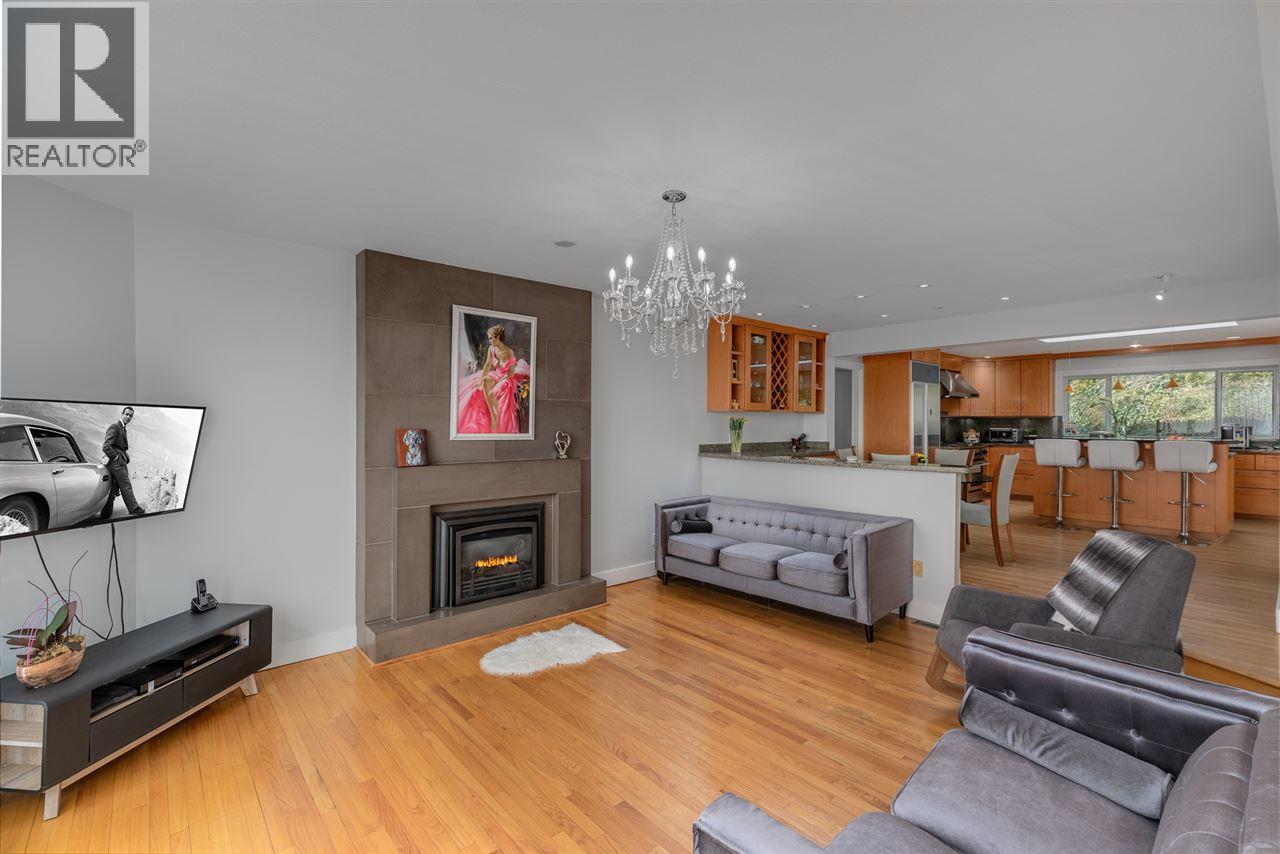 1565 VINSON CREEK ROAD, West Vancouver