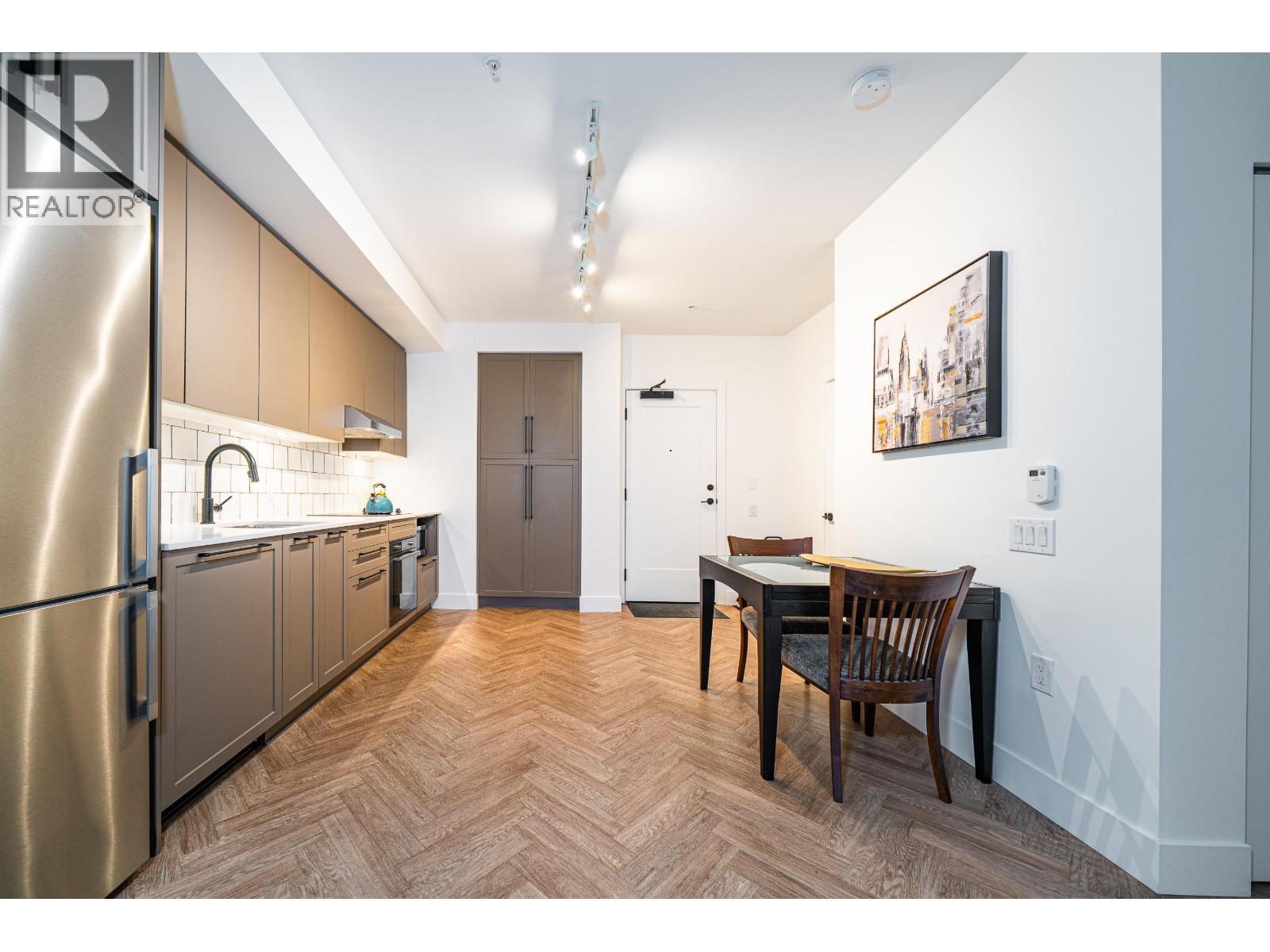 211 9228 SLOPES MEWS, Burnaby