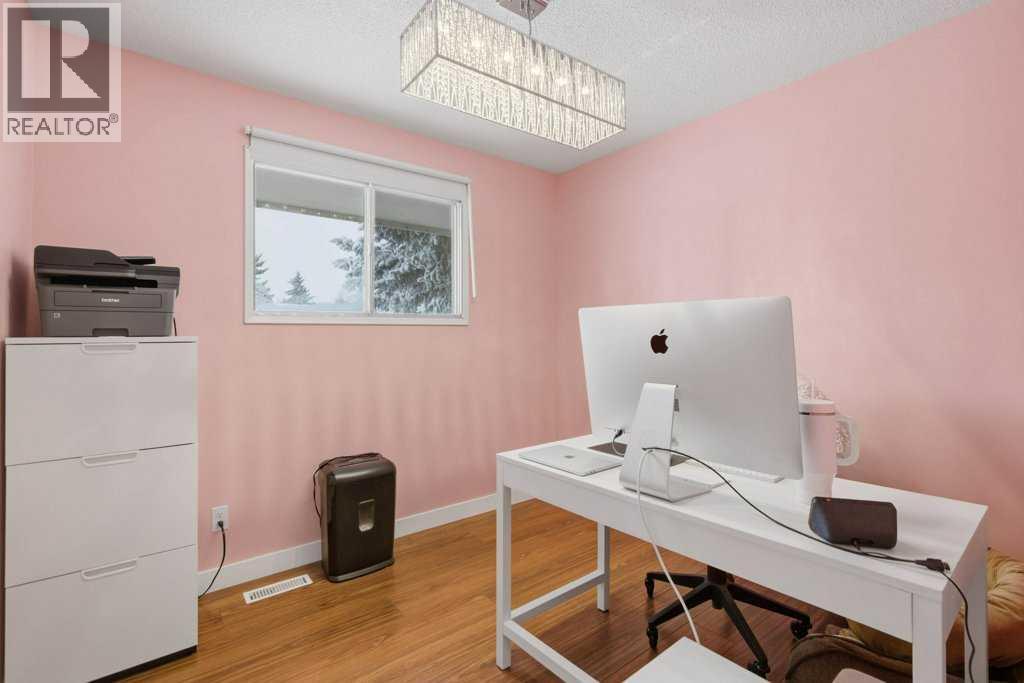 Single Family House Bungalow for Sale in  Doverbrook Road SE Dover Calgary 