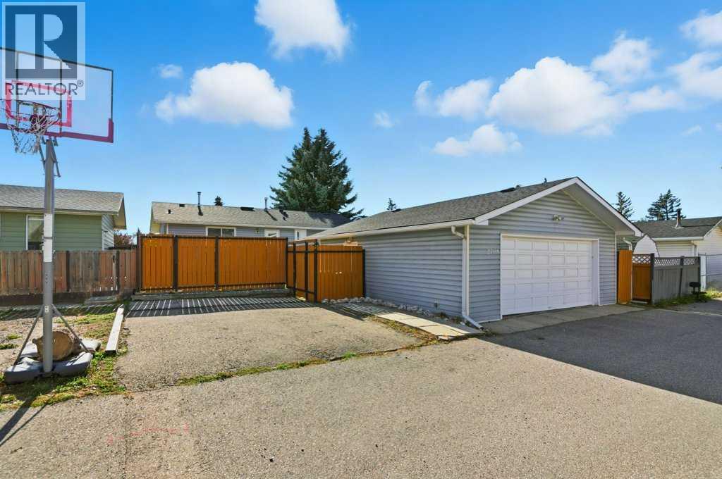 Single Family House Bungalow for Sale in  Doverbrook Road SE Dover Calgary 