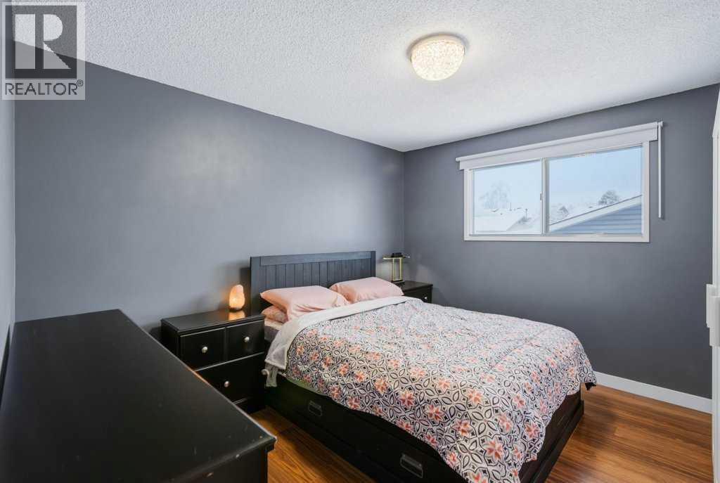 Single Family House Bungalow for Sale in  Doverbrook Road SE Dover Calgary 