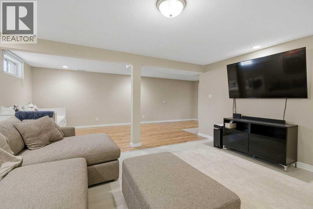 Single Family House Bungalow for Sale in  Doverbrook Road SE Dover Calgary 