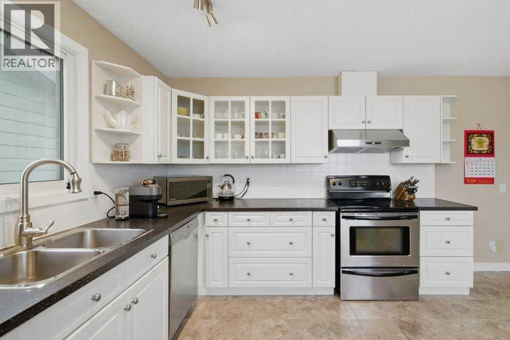 Single Family House Bungalow for Sale in  Doverbrook Road SE Dover Calgary 