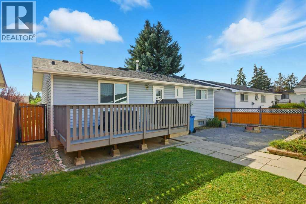 Single Family House Bungalow for Sale in  Doverbrook Road SE Dover Calgary 