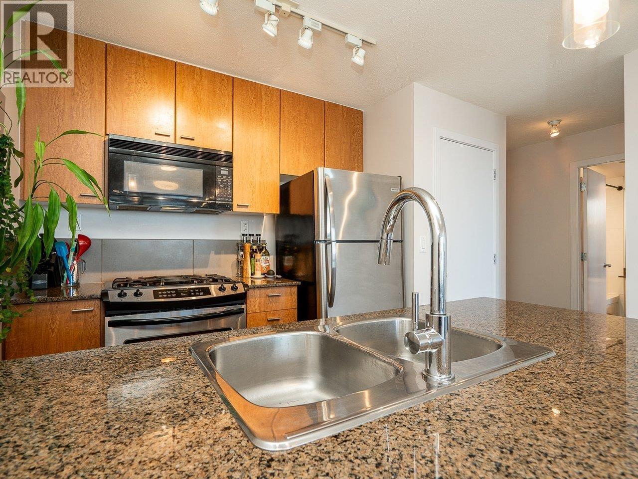 2408 7063 HALL AVENUE, Burnaby