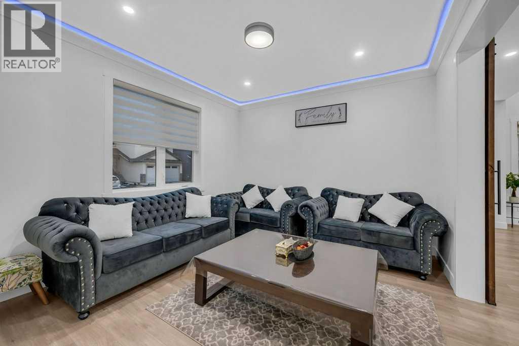 Single Family House for Sale in  Saddlepeace Way NE Saddle Ridge Calgary 