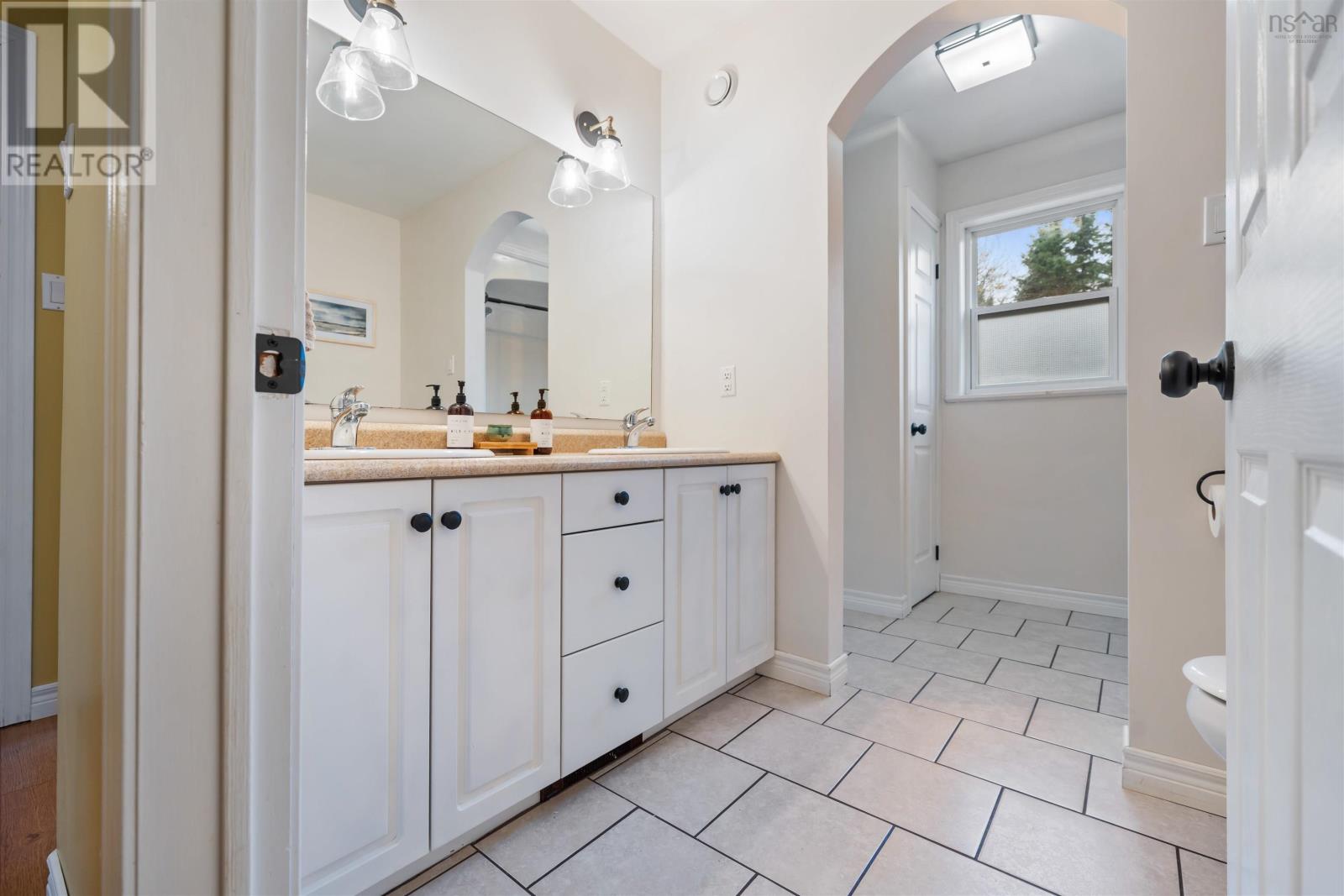 Property 21 of 47 of 11 Downsview Drive