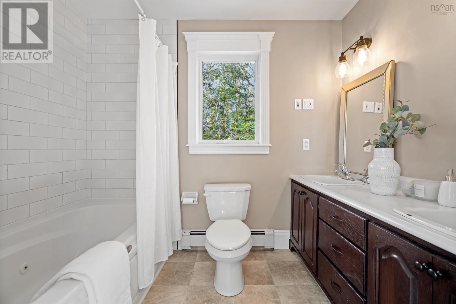 Property 27 of 49 of 27 Monarch Drive