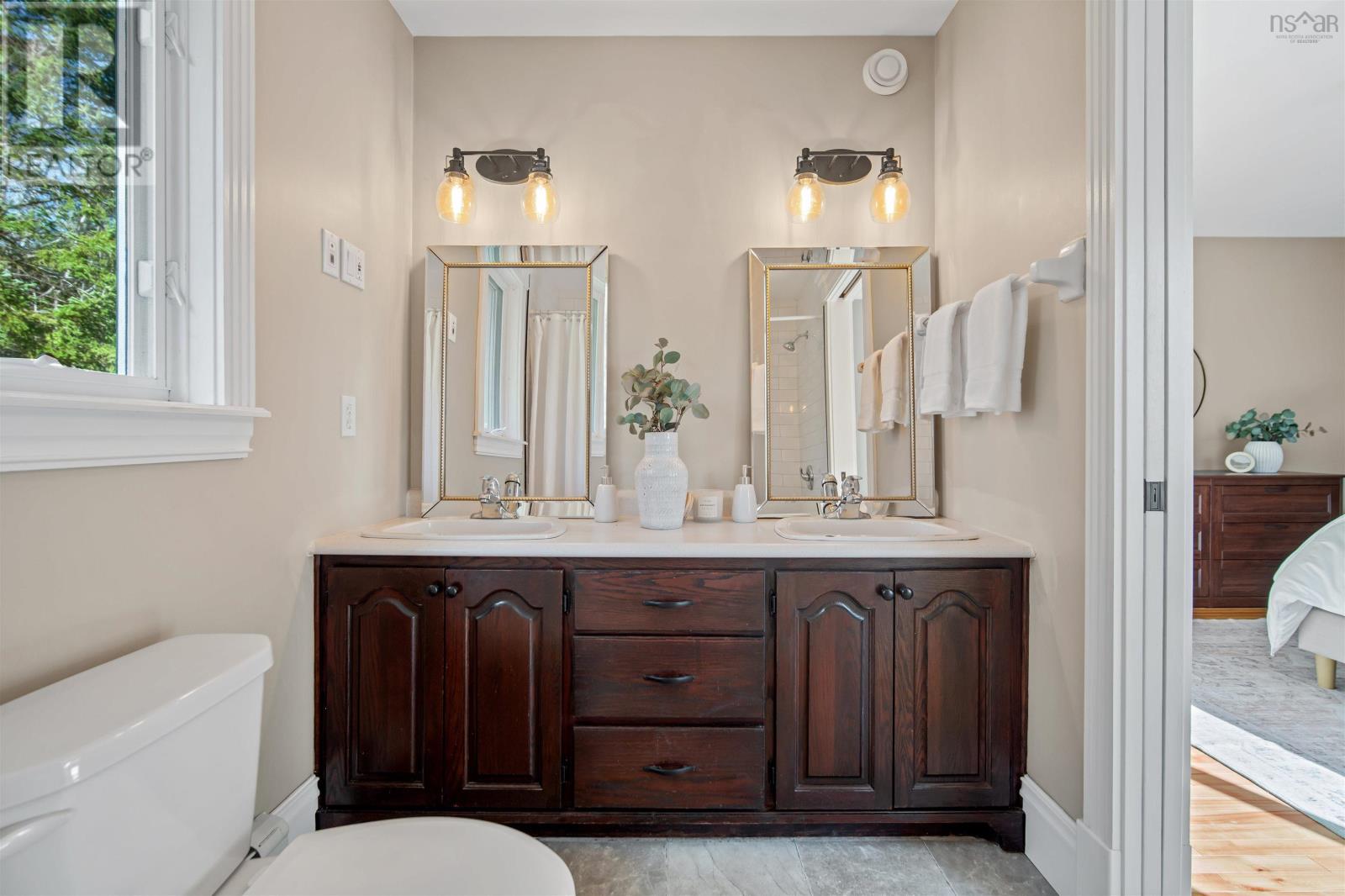 Property 28 of 49 of 27 Monarch Drive