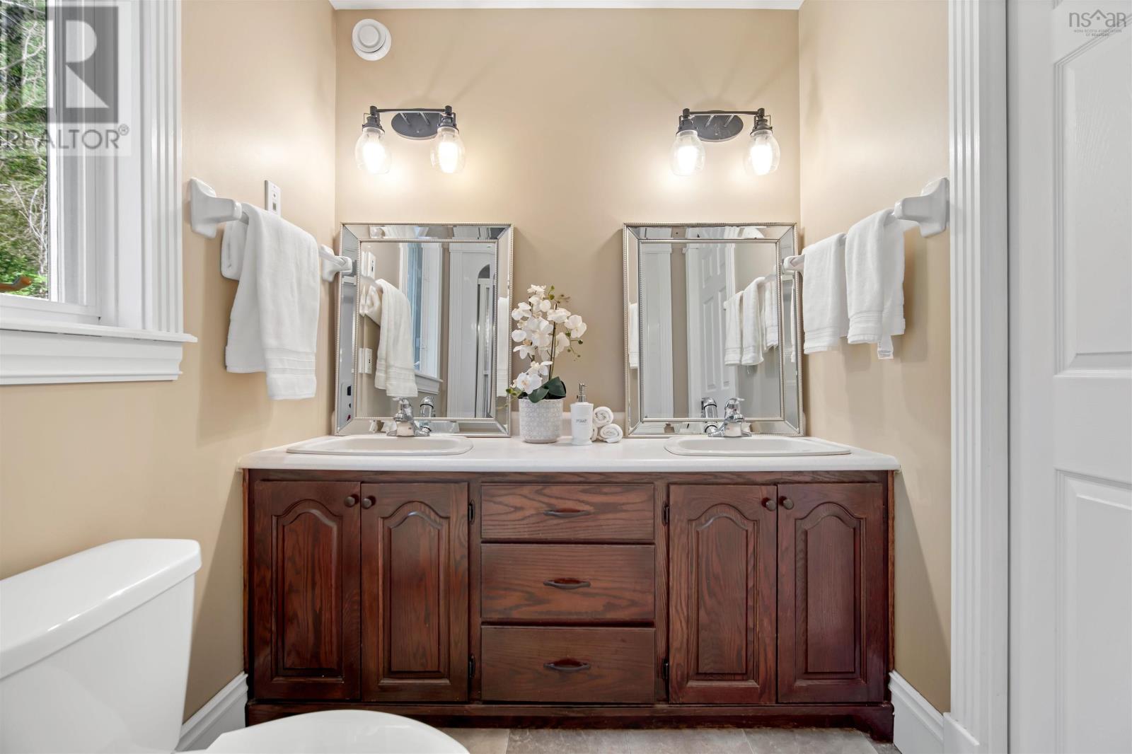 Property 32 of 49 of 27 Monarch Drive