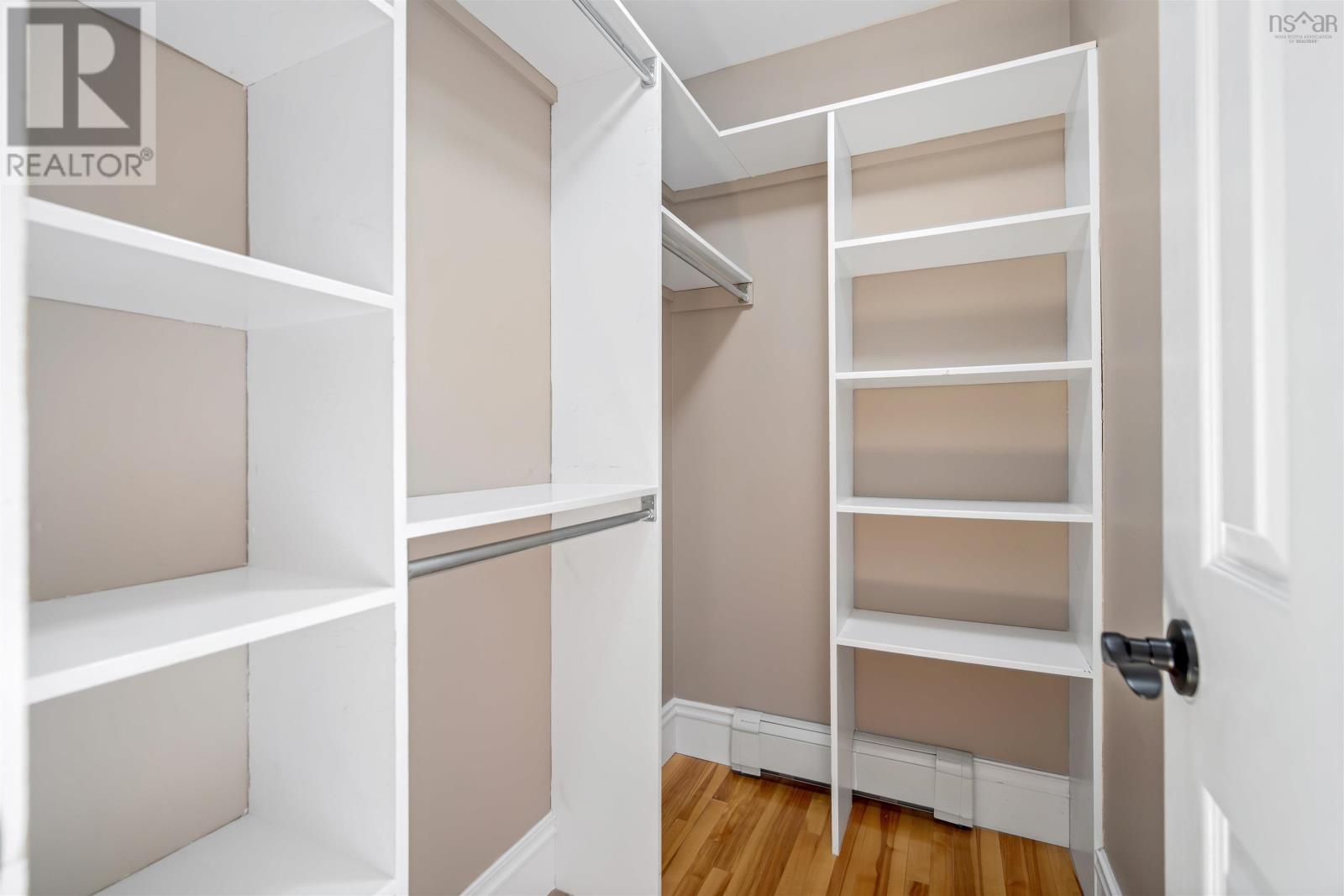 Property 26 of 49 of 27 Monarch Drive