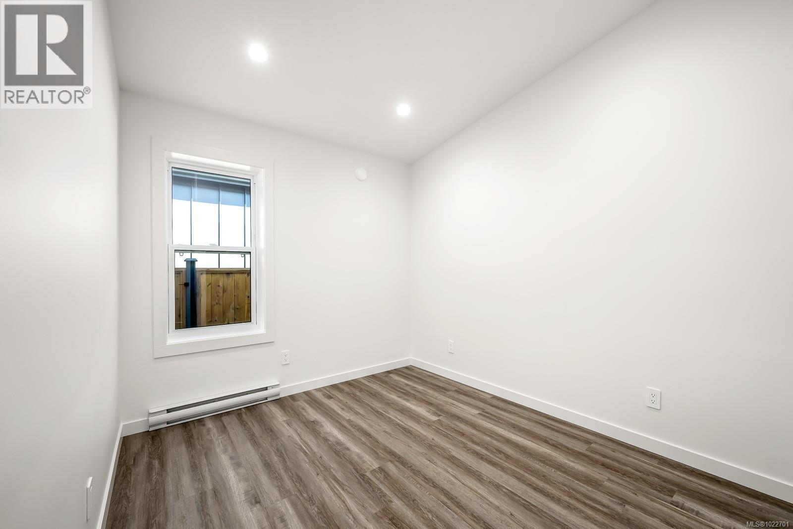 #46 3025 ROYSTON RD - 14