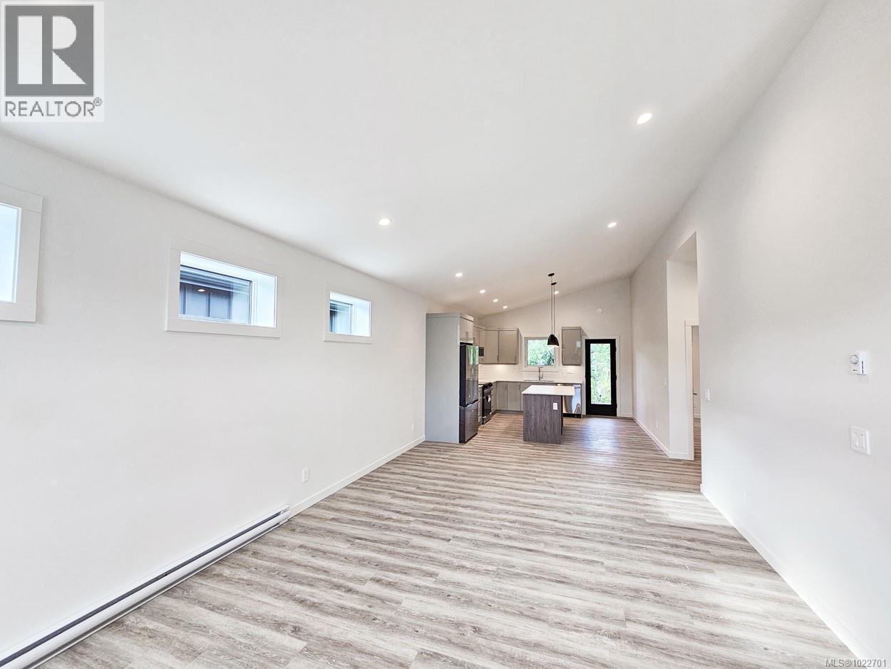 #46 3025 Royston Rd - 3