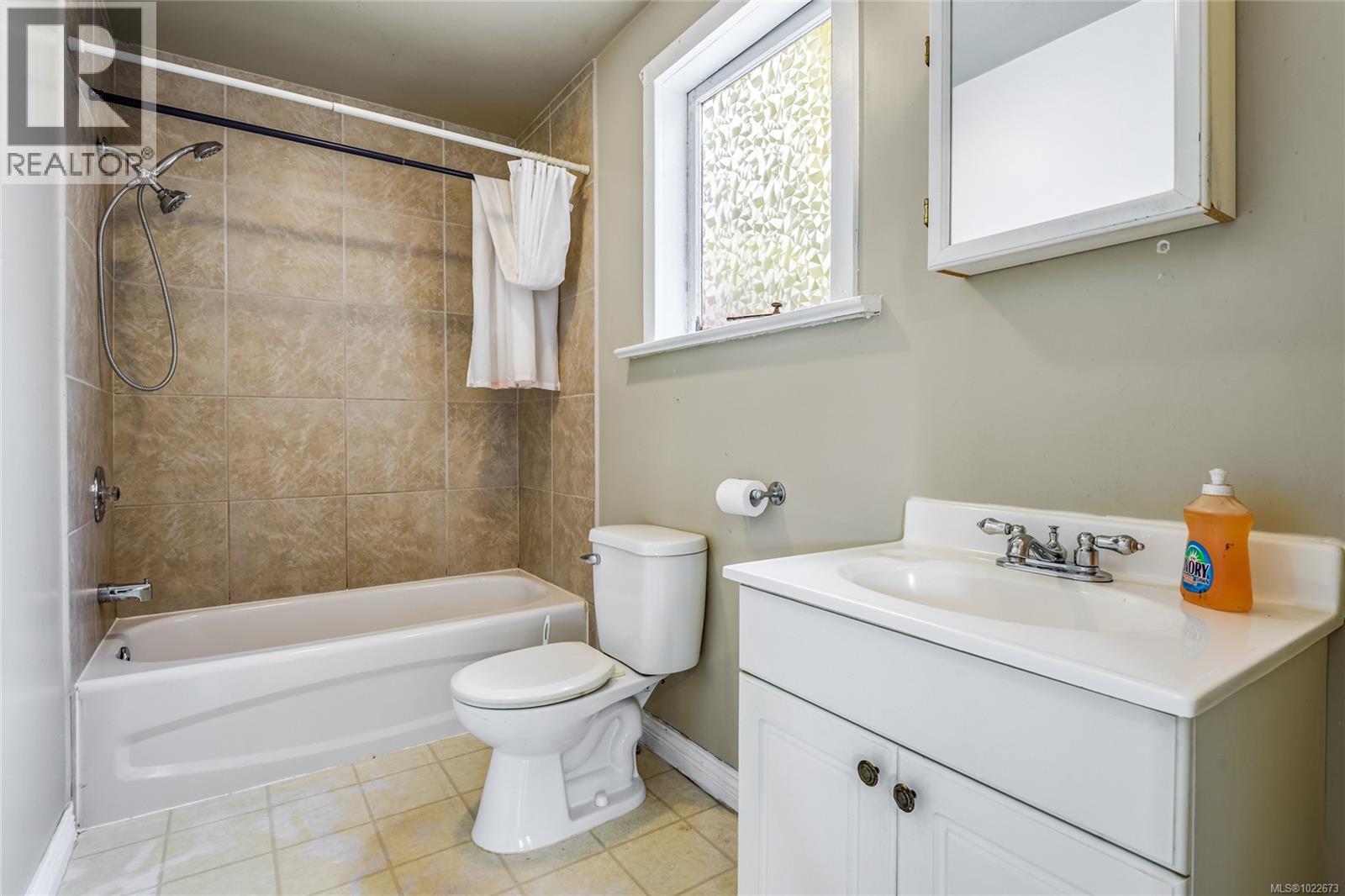 378 Harmston Ave, Courtenay