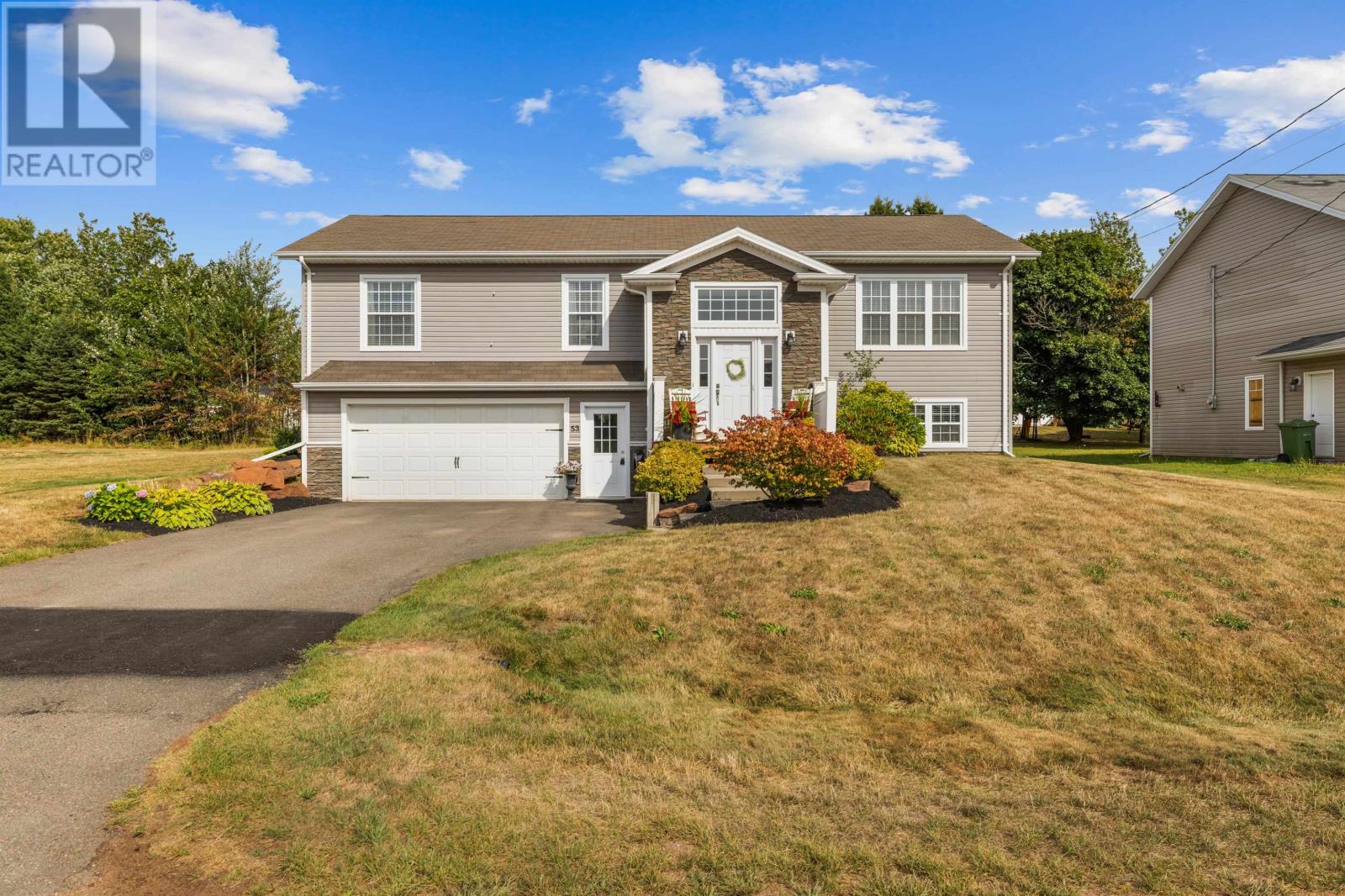 53 Starling Crescent - Photo 3 of 44, Stratford, Prince Edward Island