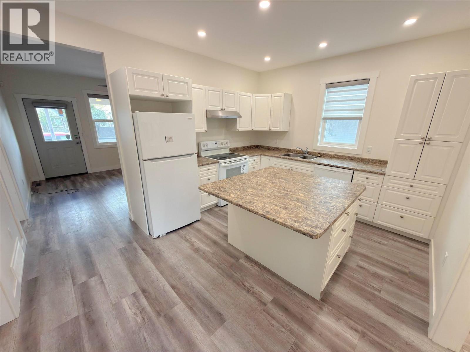  27 Fenchurch Avenue, Princeton