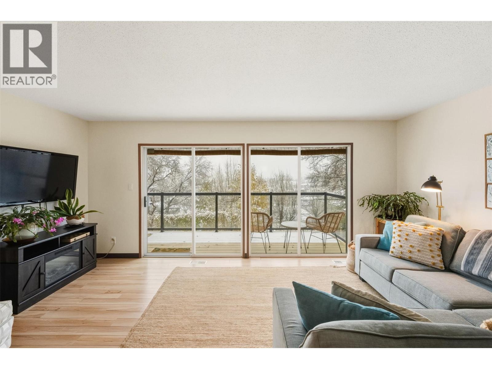 13031 Steven Avenue, Summerland