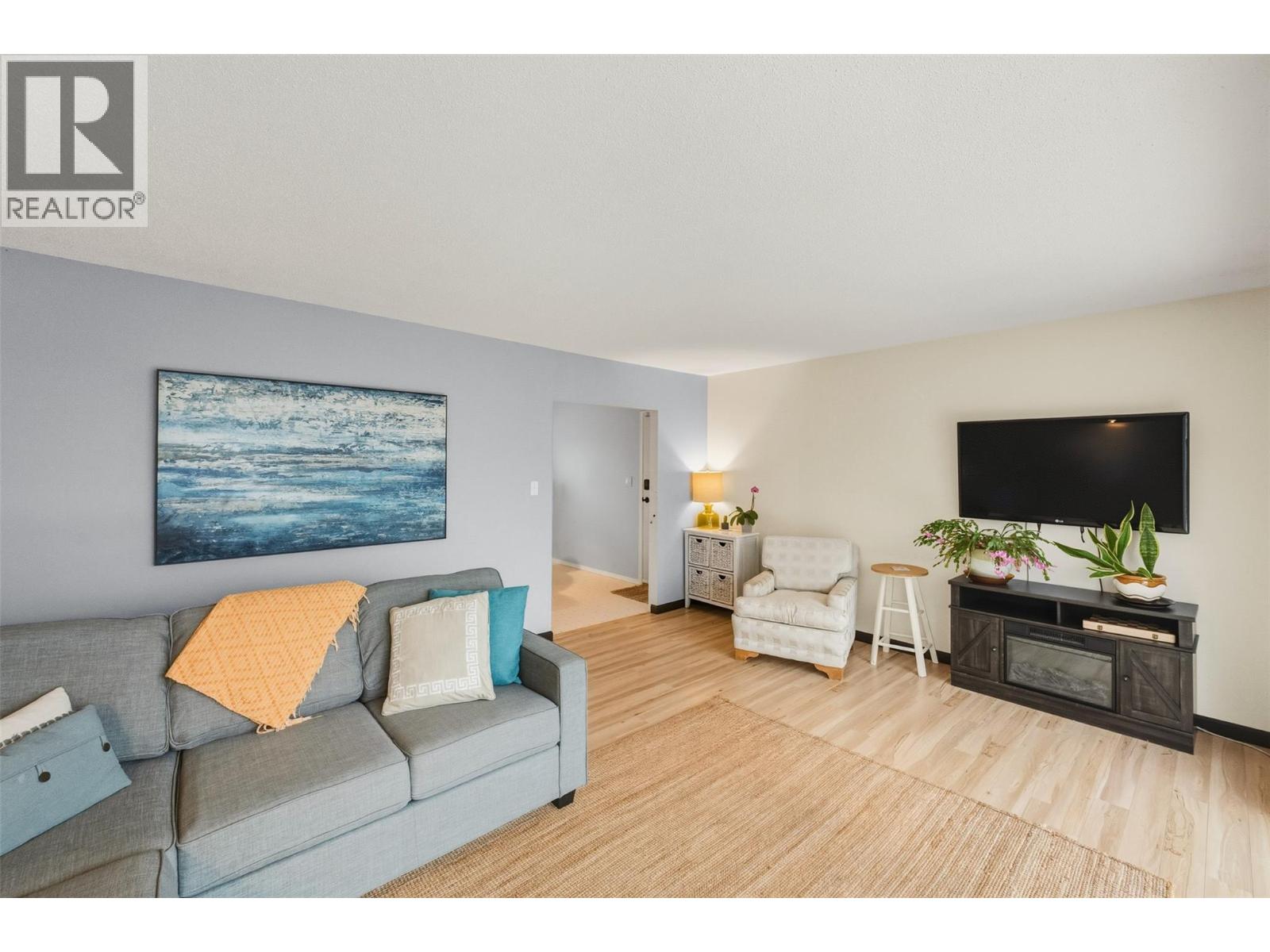 13031 Steven Avenue, Summerland