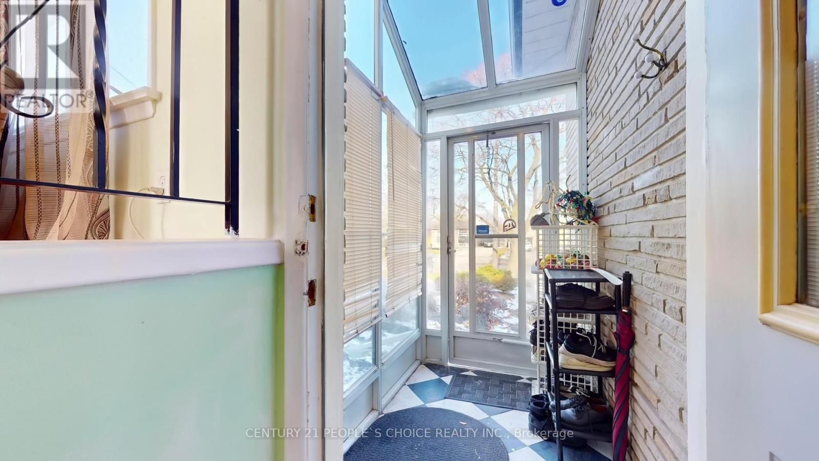 35 WESTHUMBER BOULEVARD - Photo 4 of 50, Toronto (West Humber-Clairville), Ontario