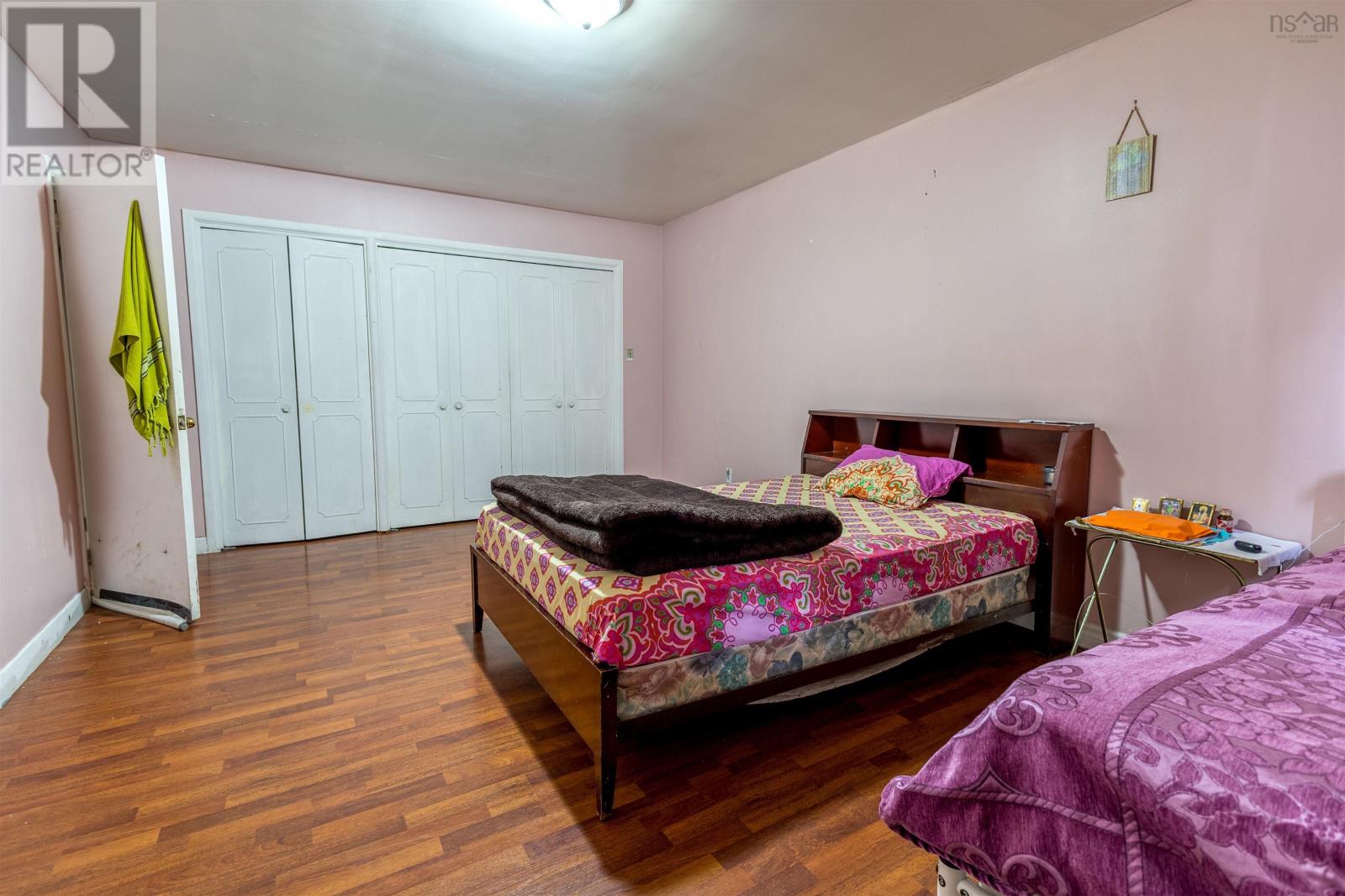 Property 20 of 48 of 324 York Street