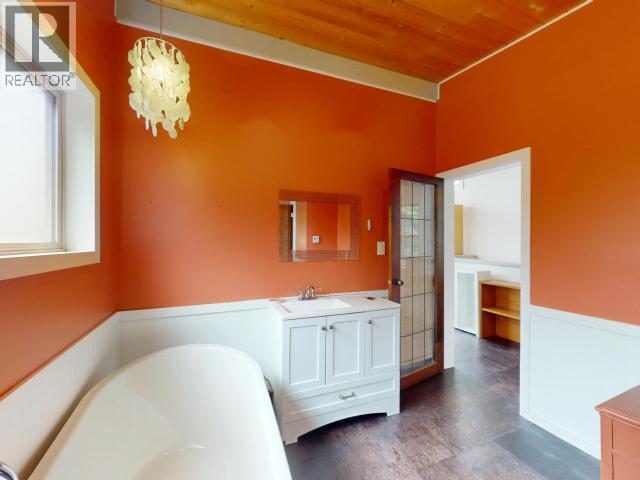 3431 ATREVIDA ROAD, Powell River