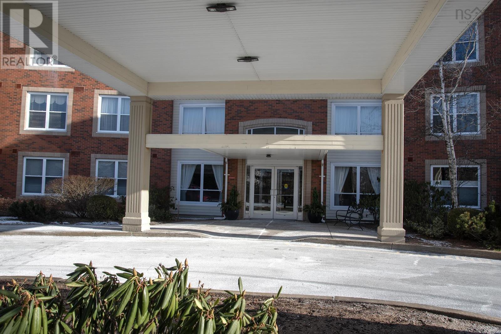 Property 2 of 21 of 108 52 Whitehall Crescent