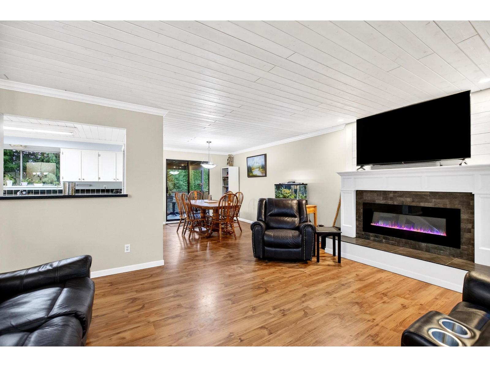 7768 WREN STREET, Mission