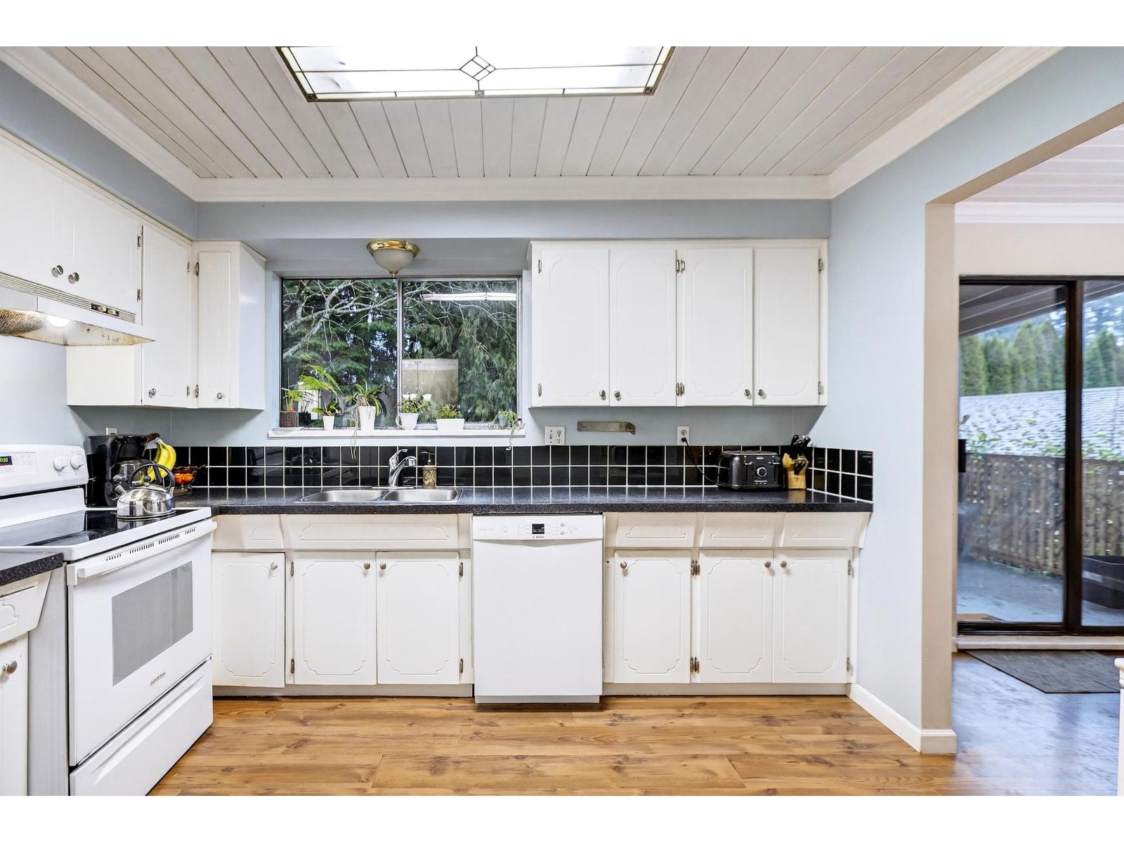 7768 WREN STREET, Mission