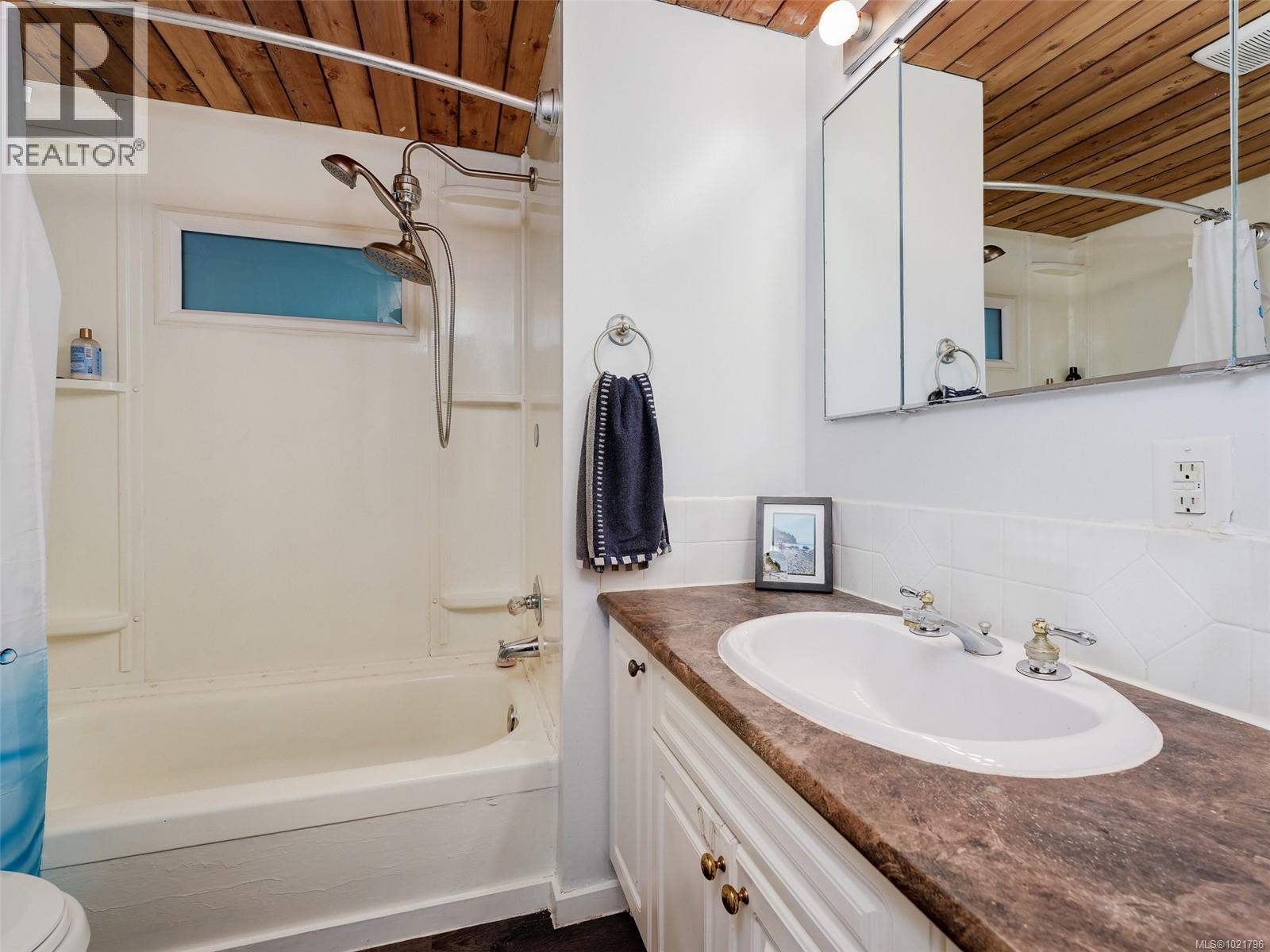  3316 Lodmell Road, Langford