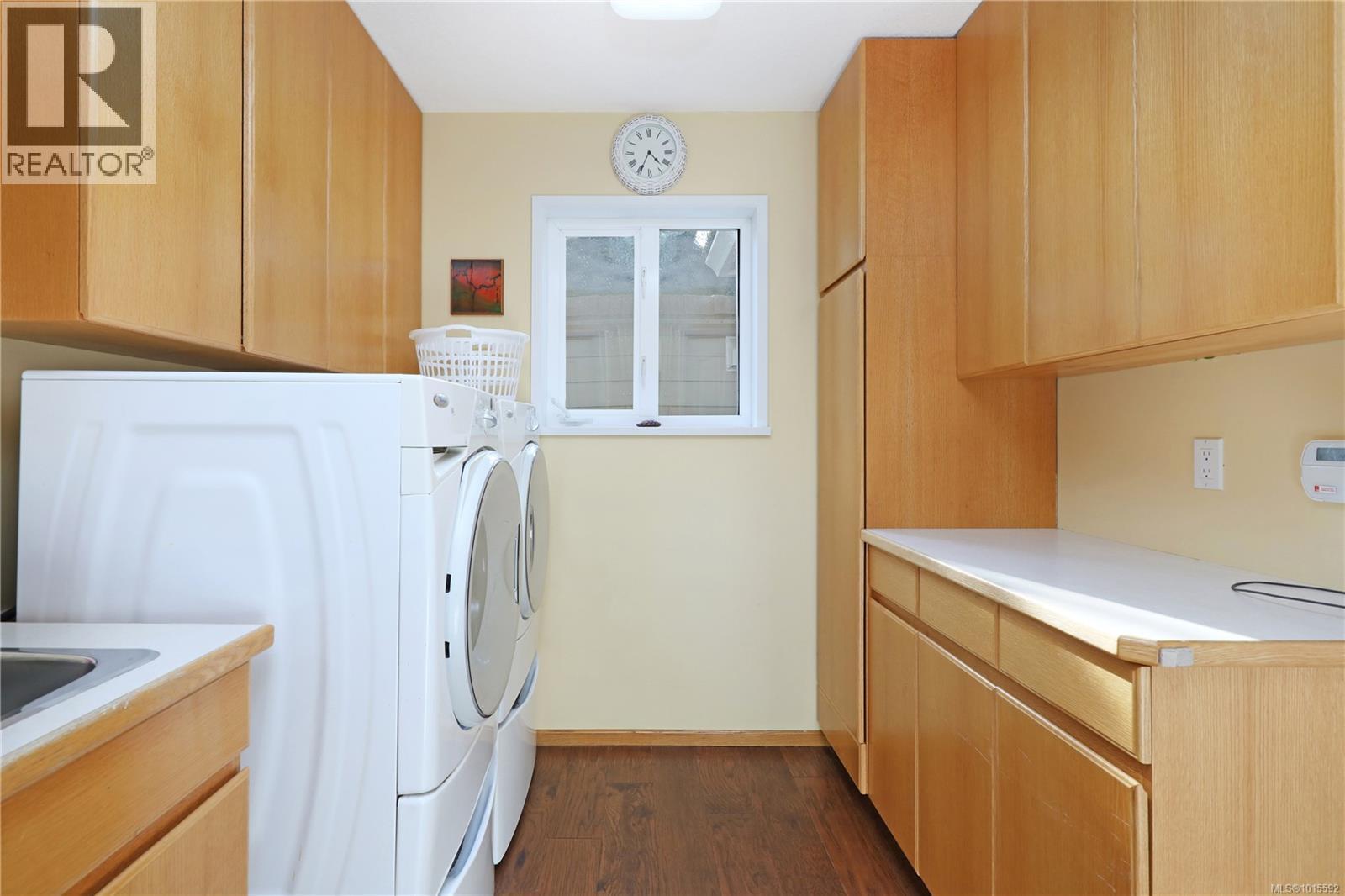 2371 Steelhead Rd, Campbell River