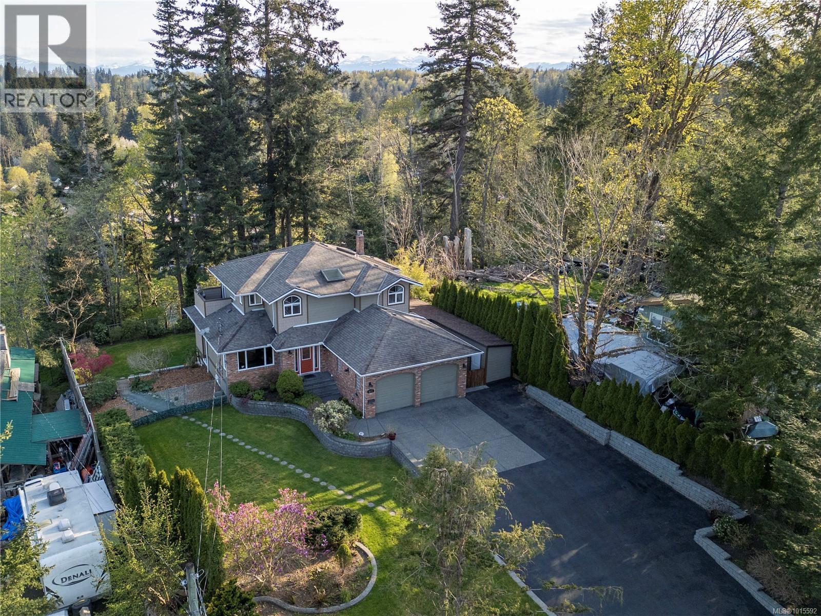 2371 Steelhead Rd, Campbell River