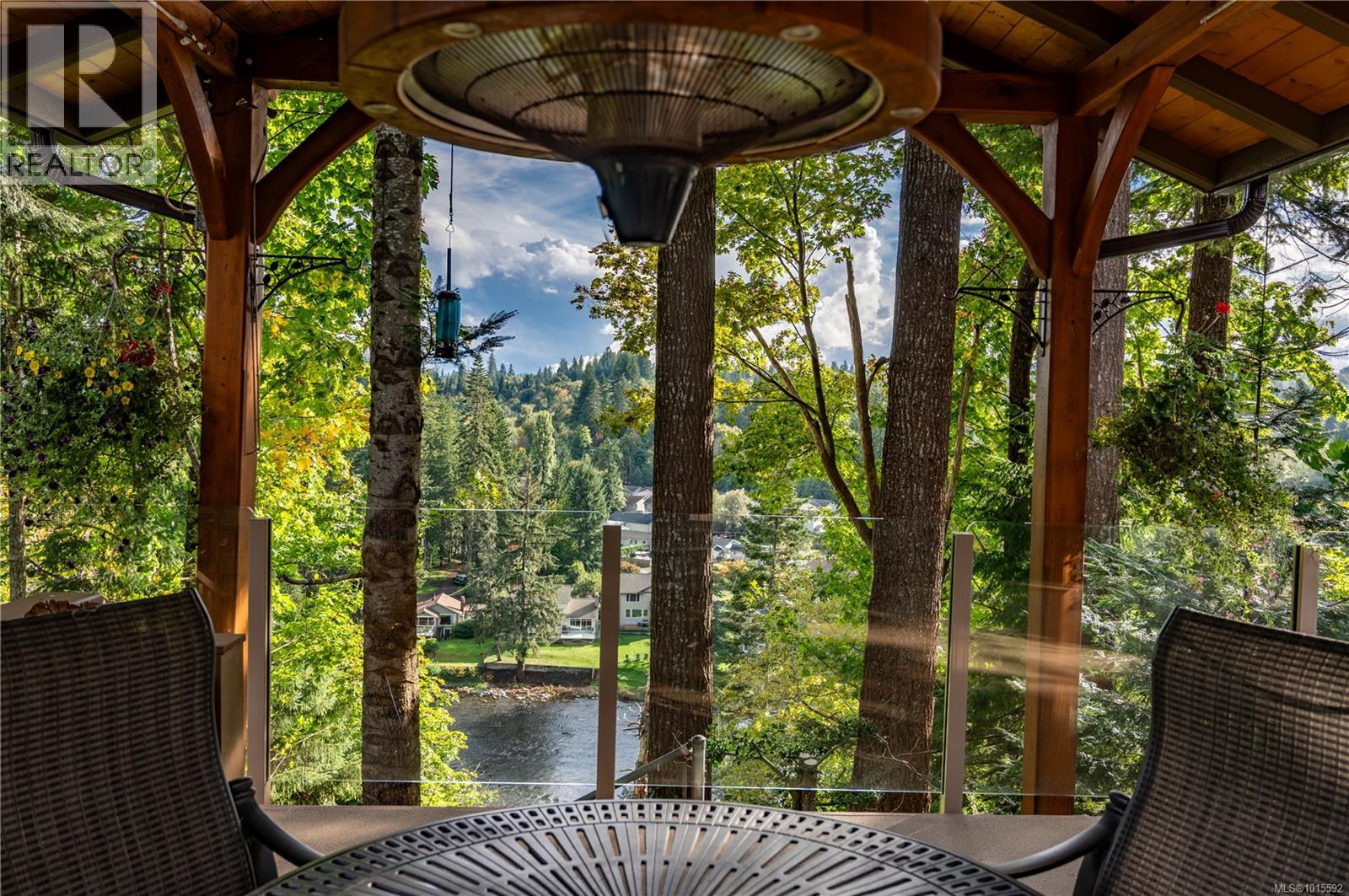 2371 Steelhead Rd, Campbell River