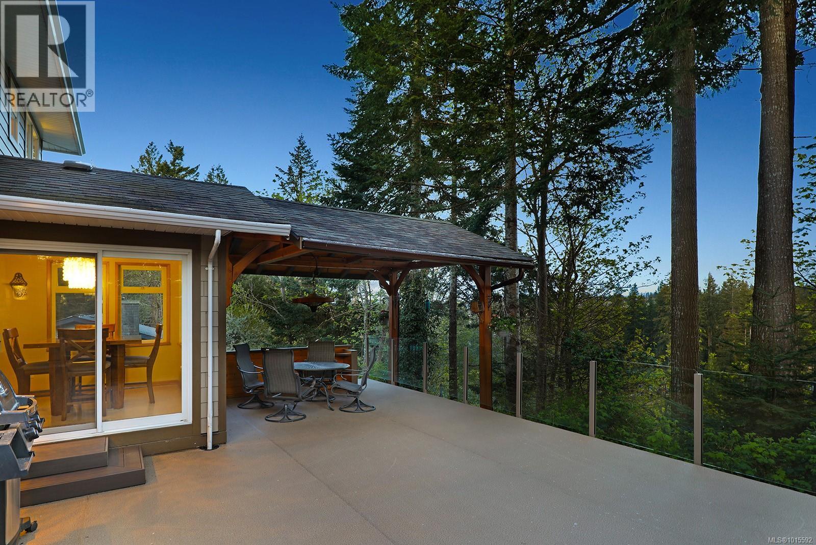 2371 Steelhead Rd, Campbell River