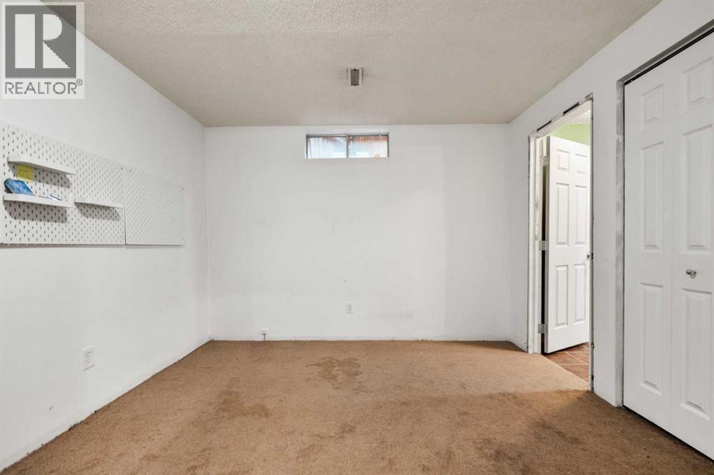 Single Family House Bungalow for Sale in  Deer Run Drive SE Deer Run Calgary 