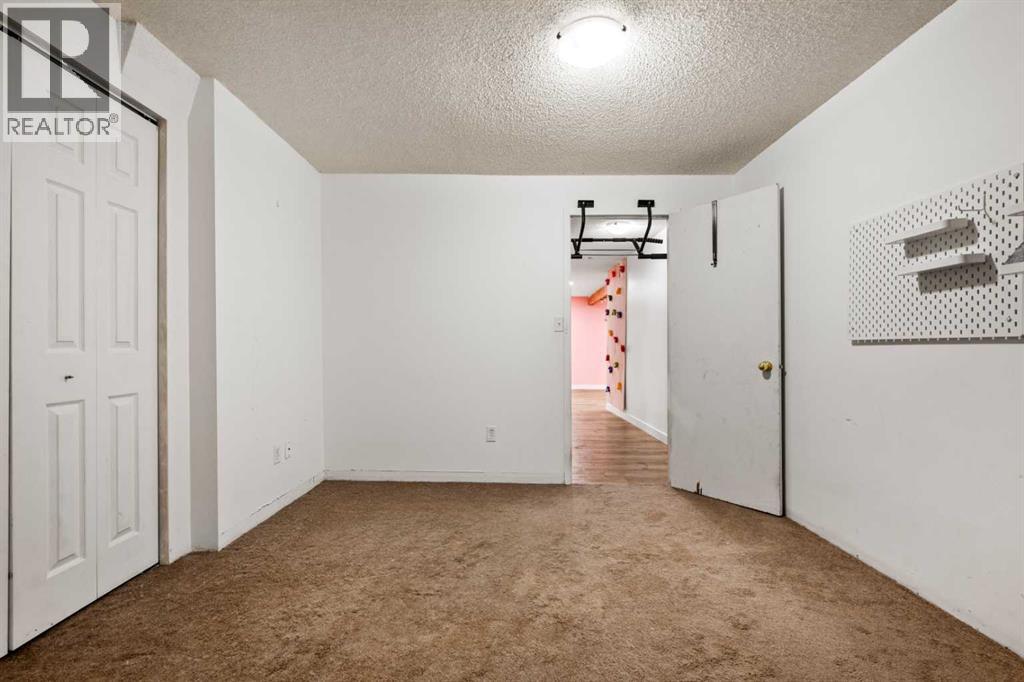 Single Family House Bungalow for Sale in  Deer Run Drive SE Deer Run Calgary 