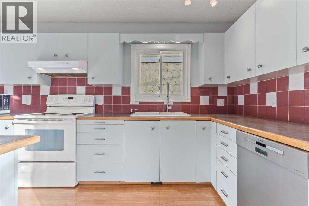 Single Family House for Sale in   Street NW Bowness Calgary 