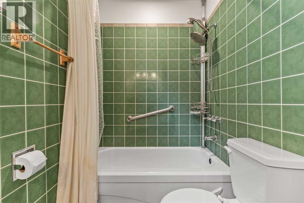 Single Family House for Sale in   Street NW Bowness Calgary 