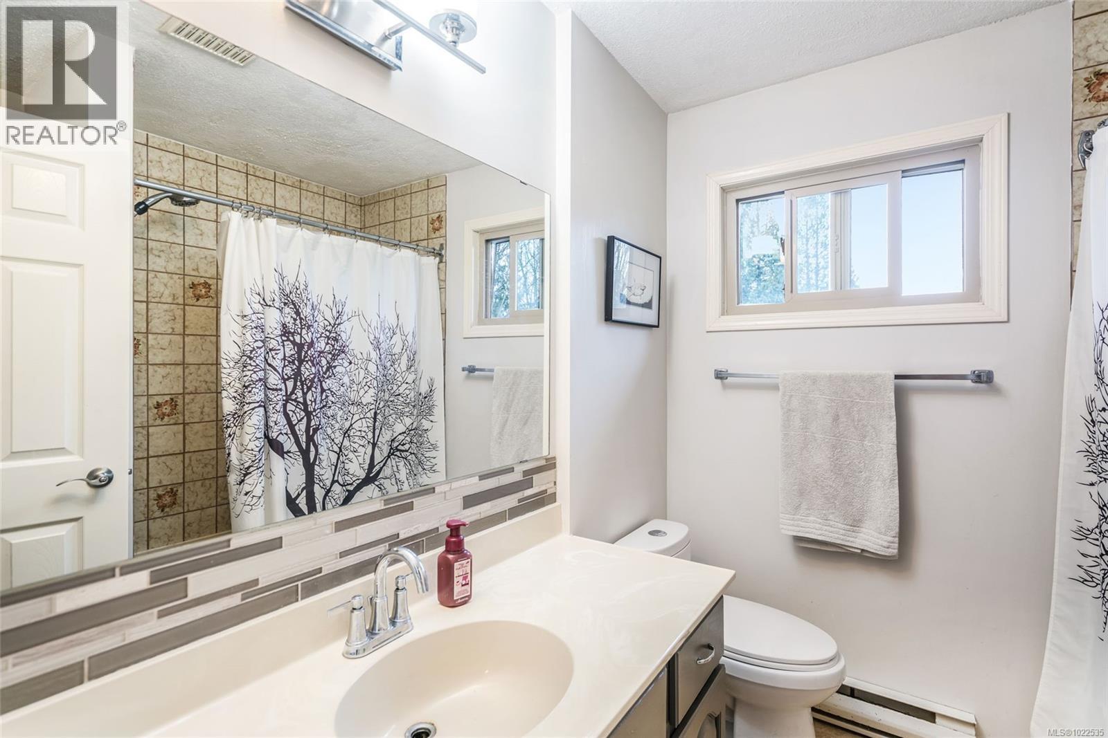 3533 Fairview Dr, Nanaimo