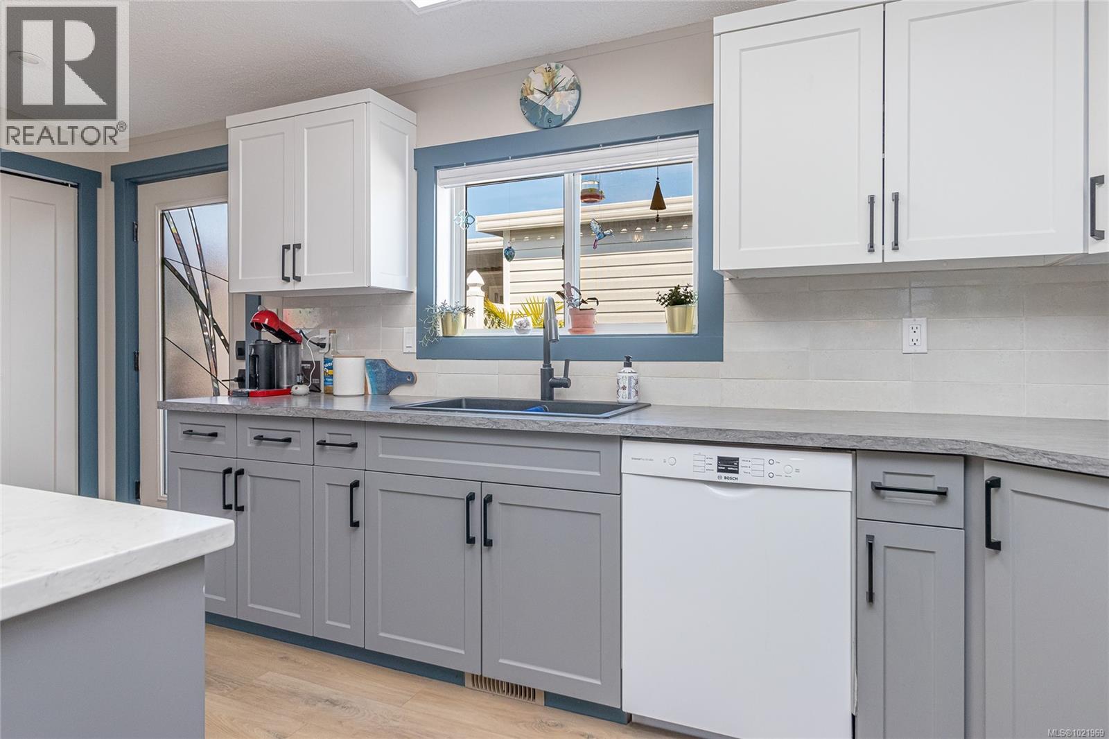 #42 450 STANFORD AVE E - 20